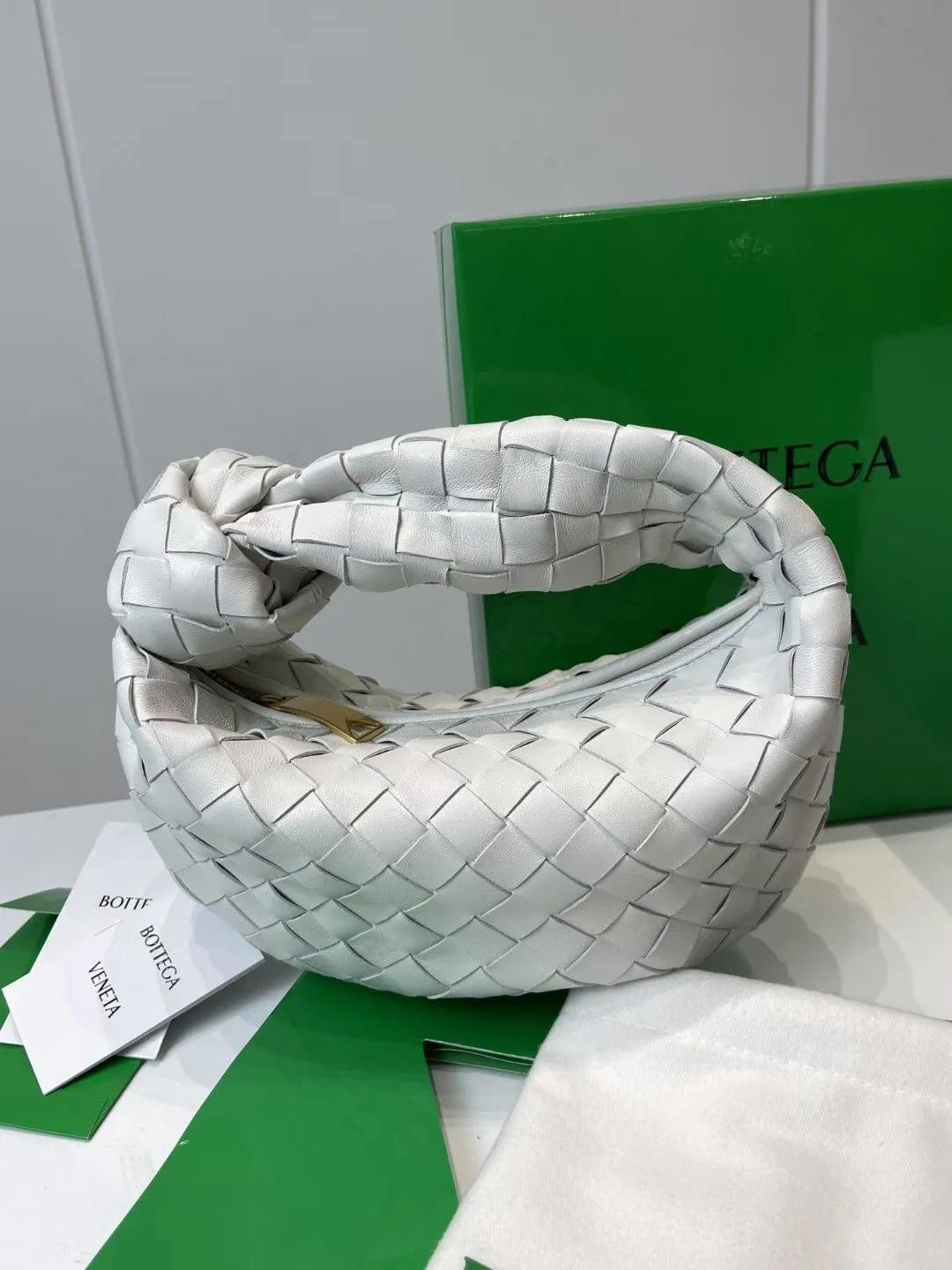 Pure white (latest bag type)